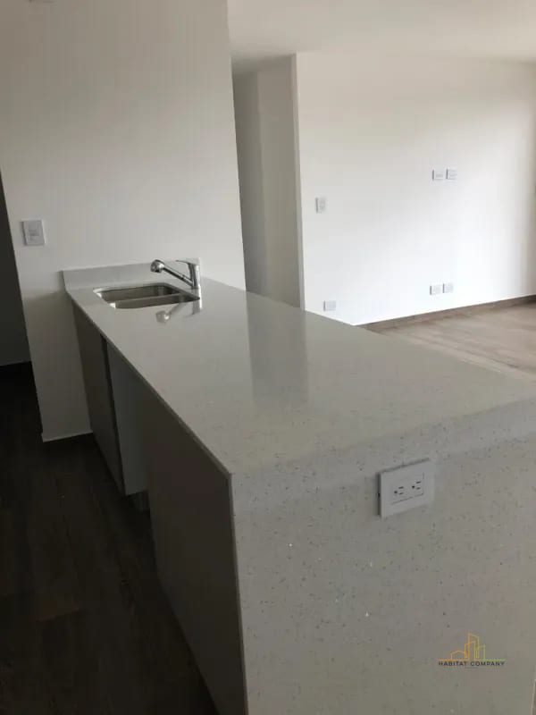 Apartamento en Renta zona 15- PARQUE 15 - Tiene vista hacia las piscinas-  — Apartamento en Alquiler en Zona 15, Guatemala, Ciudad — foto 2 de 8