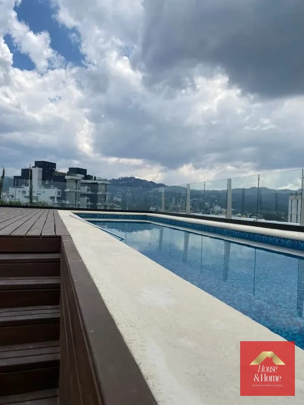 Apartamento amueblado en venta zona 10 (copia) — Apartamento en Venta en Casalini Diagonal 6, Zona 10, Guatemala, Ciudad — foto 2 de 17