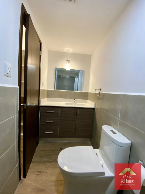 Apartamento amueblado en venta zona 10 - Actualmente rentado - 11