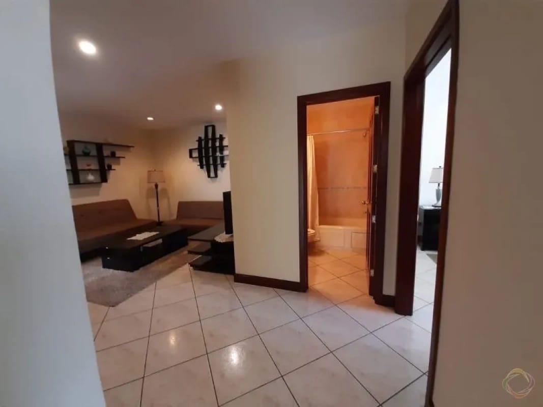 Apartamento en Renta Zona 10 — Apartamento en Alquiler en Zona 10, Guatemala, Ciudad — foto 5 de 8