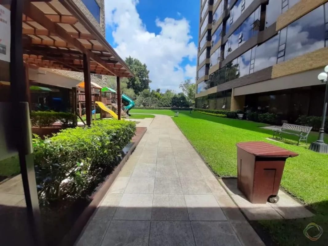 Apartamento en Renta Zona 10 — Apartamento en Alquiler en Zona 10, Guatemala, Ciudad — foto 4 de 8