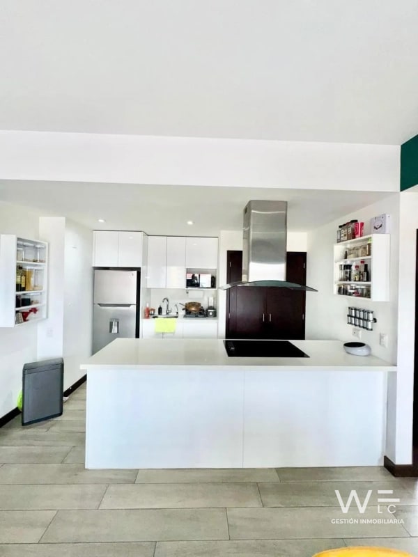 VENDO APARTAMENTO ZONA 14 - 17