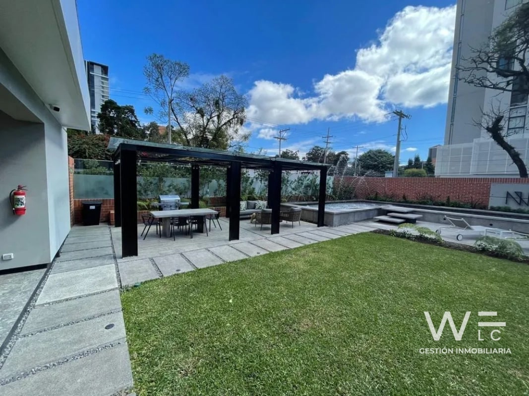VENDO APARTAMENTO ZONA 14 - 12