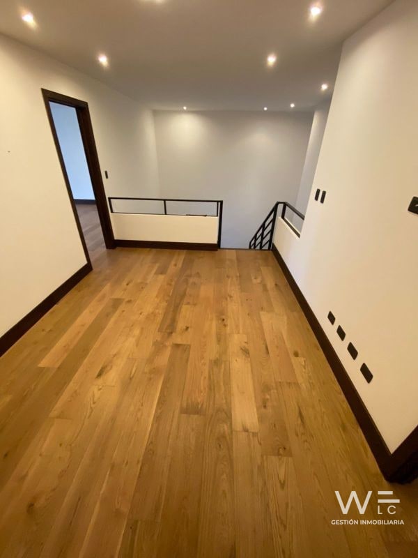 VENDO APARTAMENTO ZONA 16 - 12
