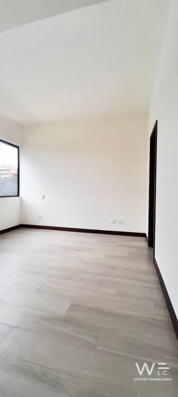 VENDO APARTAMENTO ZONA 14 NOVUS - 12