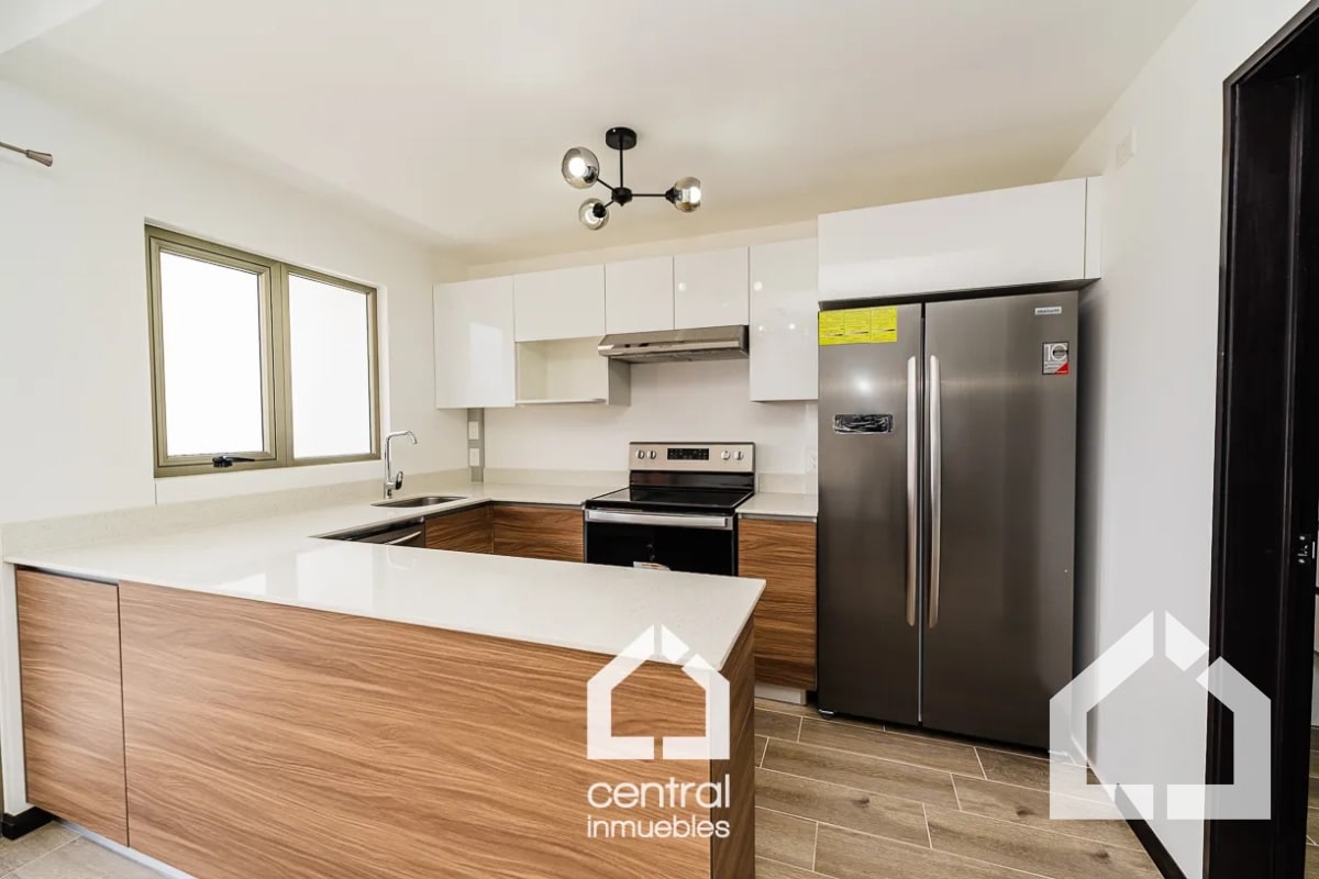 Amplio y moderno apartamento de 3 habitaciones en RENTA en Segheria zona 14 - 12