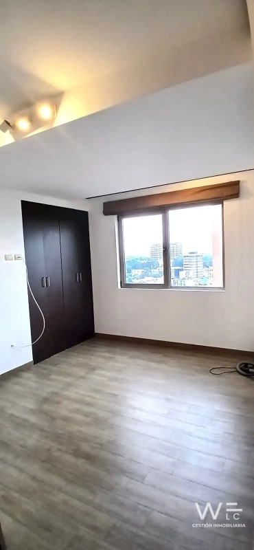 ALQUILO APARTAMENTO ZONA 10 - 12