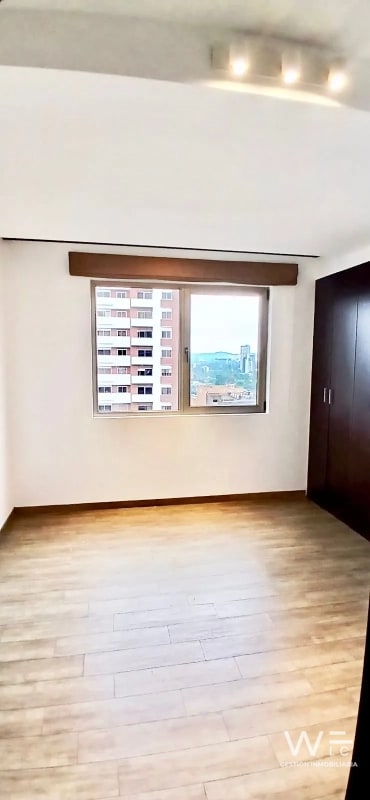 ALQUILO APARTAMENTO ZONA 10 - 11