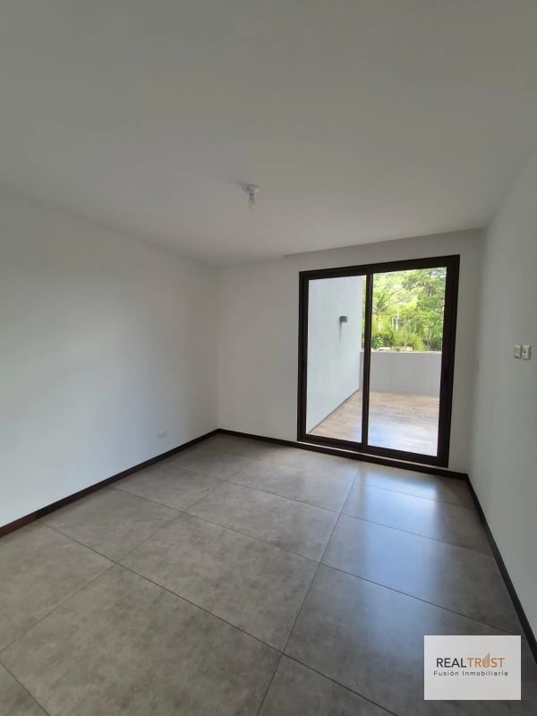 EN VENTA PRECIOSO APARTAMENTO CON TERRAZA, SAN LÁZARO ZONA 15 - 3