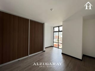 APTO NIVEL ALTO C/ VISTA	 2 HAB. / EDIFICIO IQ10 Z.10 — Apartamento en Venta en Zona 10, Guatemala, Ciudad — miniatura 7 de 10