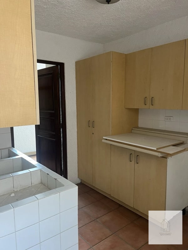 Apartamento grande en san Lázaro zona 15 - 12