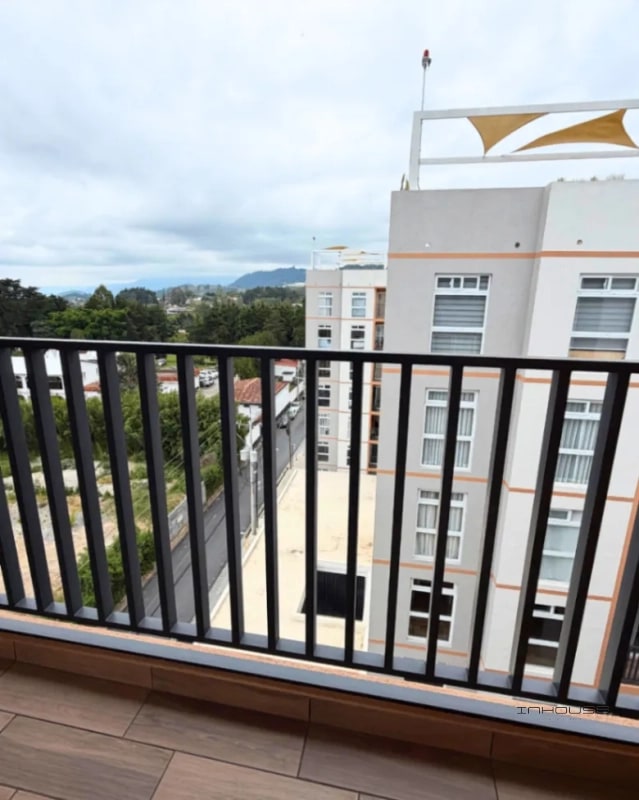 APARTAMENTO EN VENTA EN ZONA 16 LARES CON BALCÓN EN NIVEL ALTO PARA ESTRENAR - 1