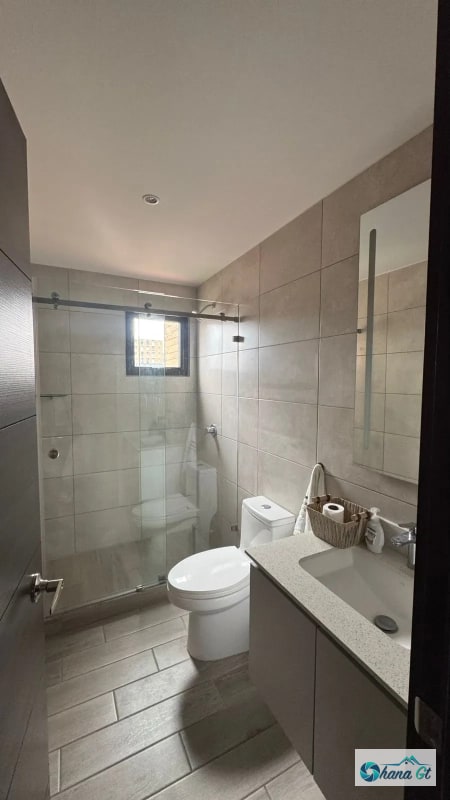 APARTAMENTO AMUEBLADO EN RENTA ZONA 10 EDIF. PARQUE 10 - 6