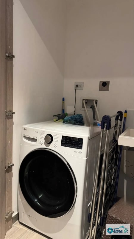 APARTAMENTO AMUEBLADO EN RENTA ZONA 10 EDIF. PARQUE 10 - 3