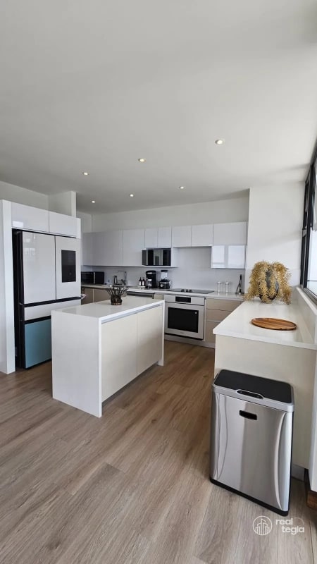 APARTAMENTO ZONA 13 - 1
