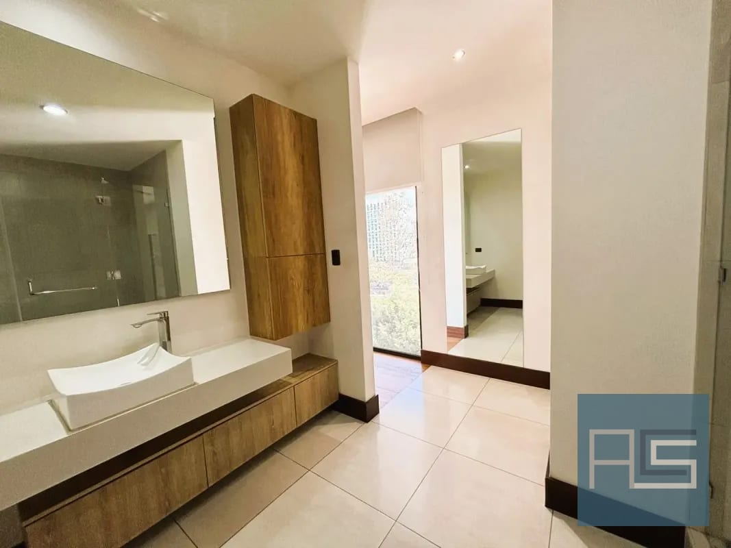 *APARTAMENTO MODERNO Y AMPLIO DE 2 NIVELES EN VENTA EN ZEN CAYALÁ* — Apartamento en Venta en Zen Cayalá, Zona 16, Guatemala, Ciudad — foto 5 de 17
