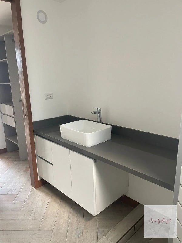 APARTAMENTO EN VENTA EN ZONA 16 - 8