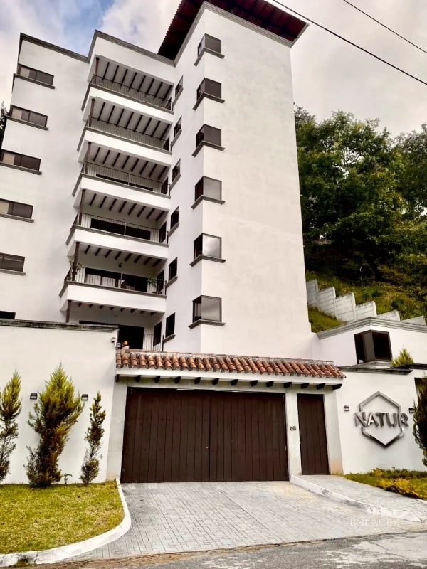 Zona 16 • Apartamento en renta • Edificio Natur Premium - 12