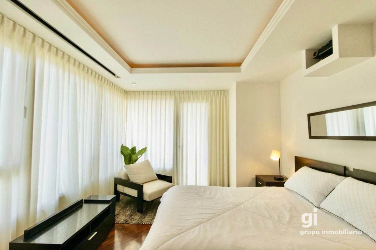 Apartamento amueblado en renta zona 10 - 5