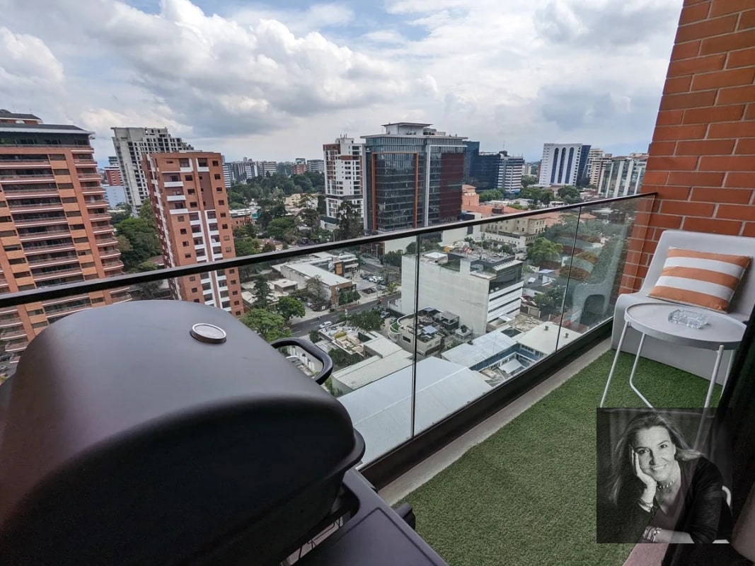 Apartamento Amueblado en Venta – Edificio DiagoSeis, Zona 10 - 13