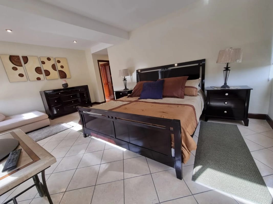 Apartamento Amueblado en Renta o Venta Zona 10 — Apartamento en Alquiler en Zona 10, Guatemala, Ciudad — foto 12 de 17