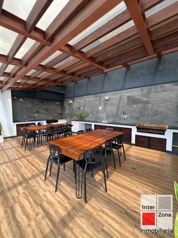 Venta de apartamento de dos habitaciones, Zona 10 - 1