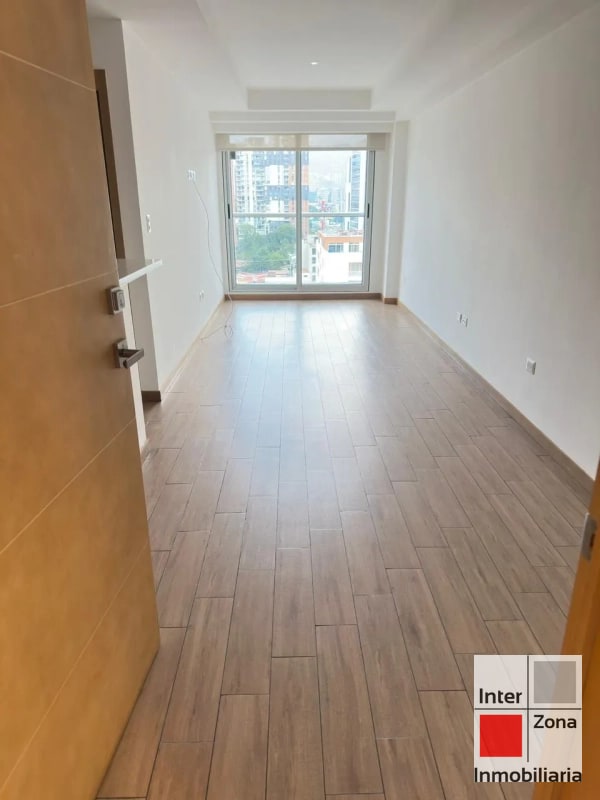 Venta de apartamento de dos habitaciones, Zona 10 - 4