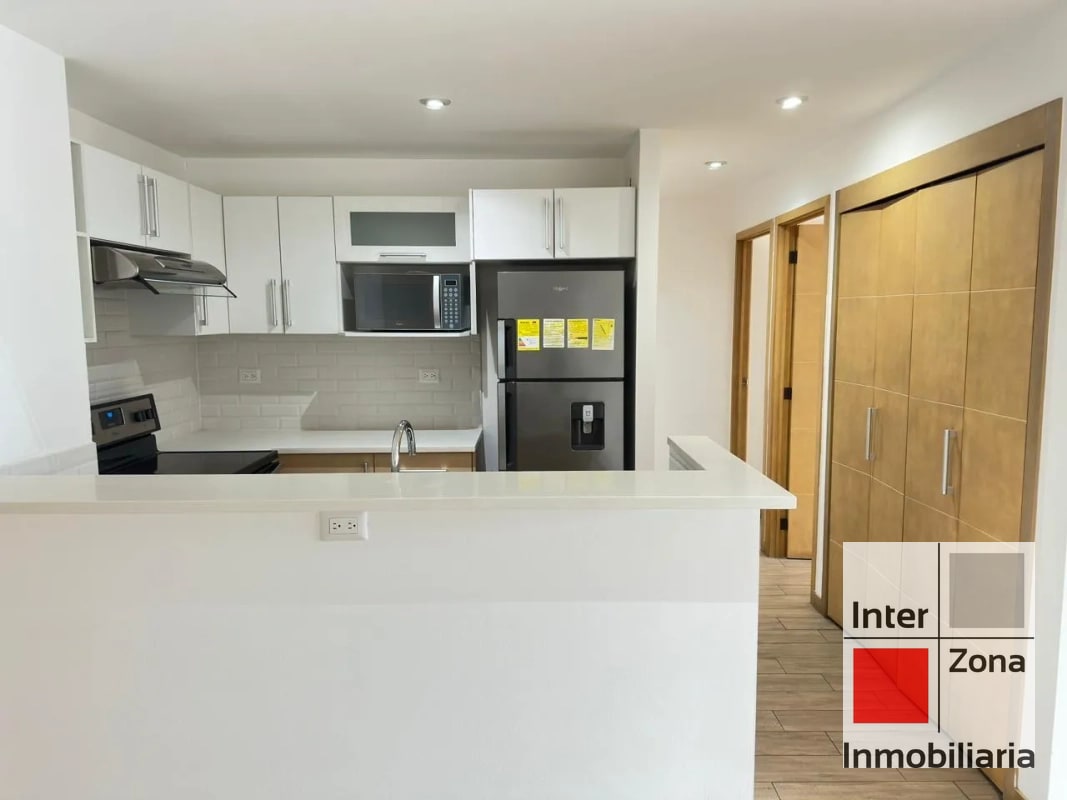 Venta de apartamento de dos habitaciones, Zona 10 - 2