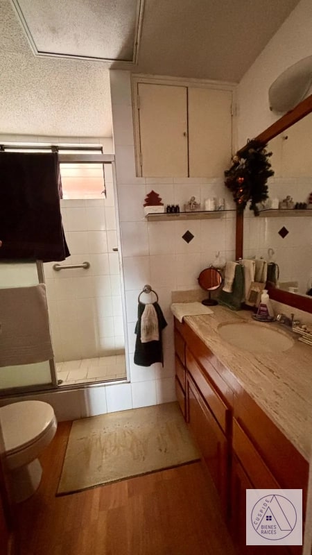 Zona 10 Se vende Apartamento en Vía Maris - 2