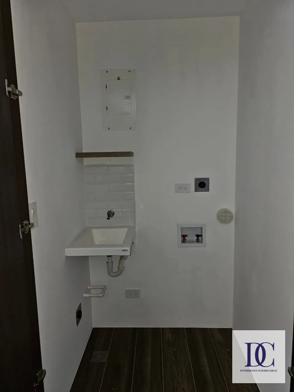 APARTAMENTO EN VENTA EDIFICIO ATARAH ZONA 10 - 6