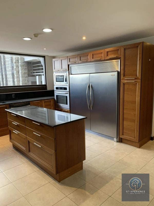 Lindo y amplio apartamento en Tiffany II, Zona 10 - 15