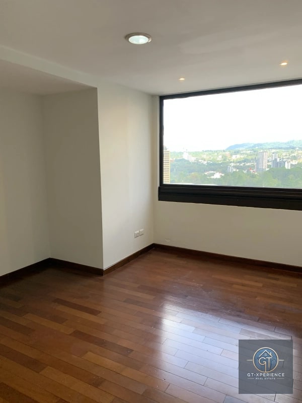 Lindo y amplio apartamento en Tiffany II, Zona 10 - 14