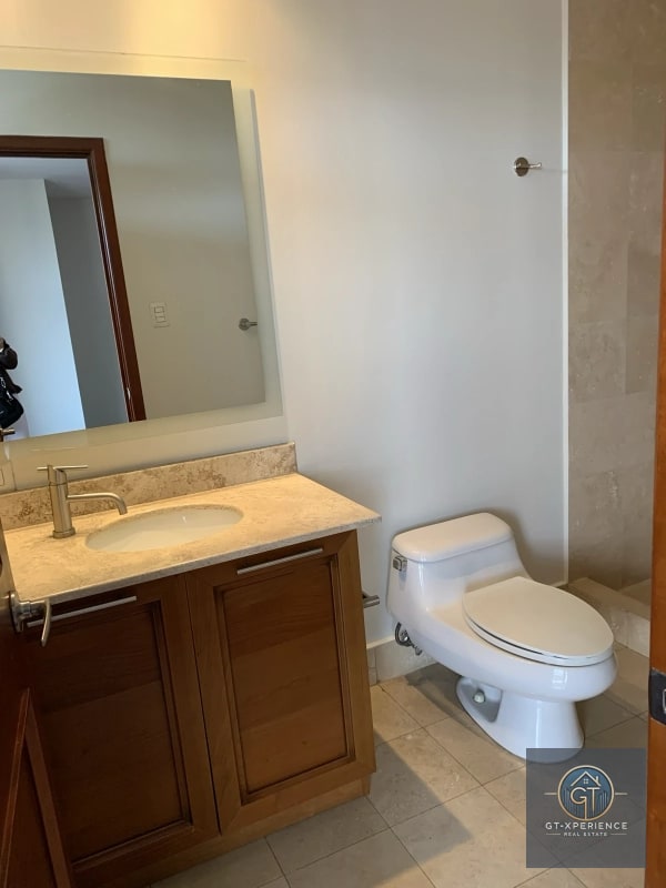 Lindo y amplio apartamento en Tiffany II, Zona 10 - 6