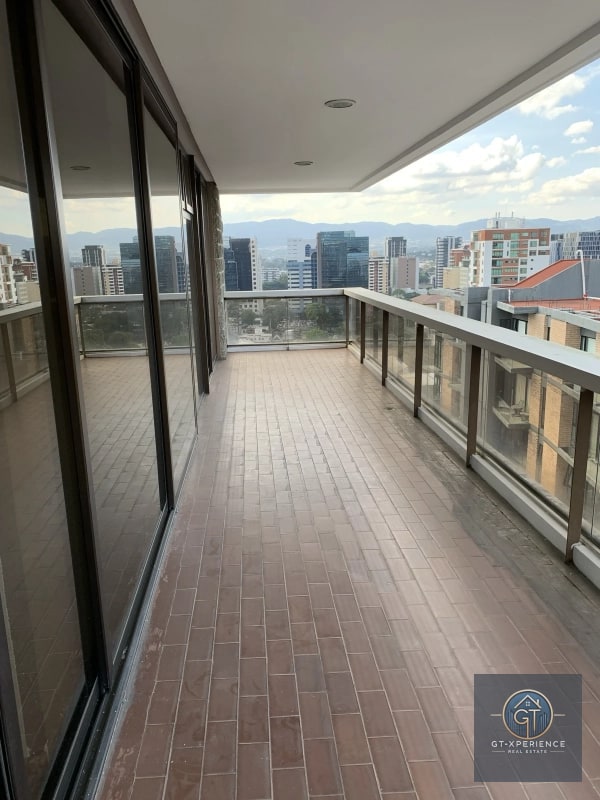 Lindo y amplio apartamento en Tiffany II, Zona 10 - 5