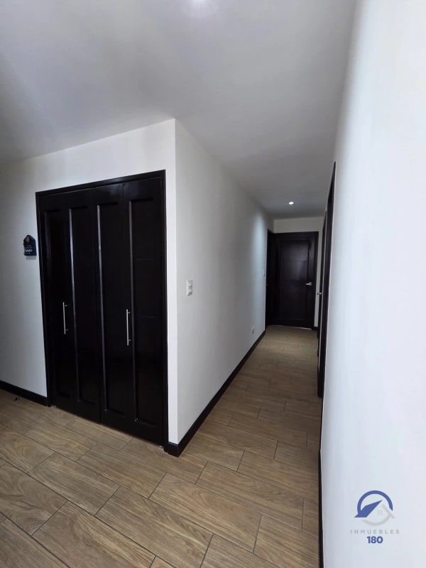Apartamento en venta en Torre Praga, zona 15, Ciudad de Guatemala - 8
