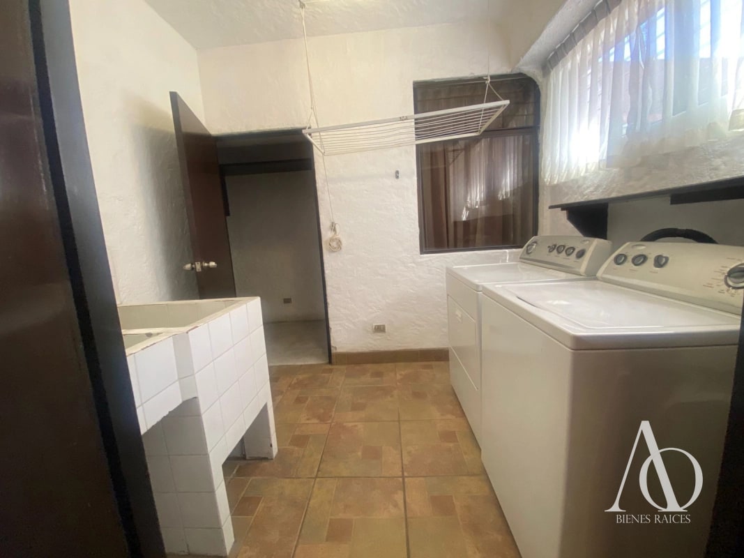 Apartamento en Alquiler Edificio El Boulevard, zona 15 VH2 N3 / EN DIRECTO b - 14
