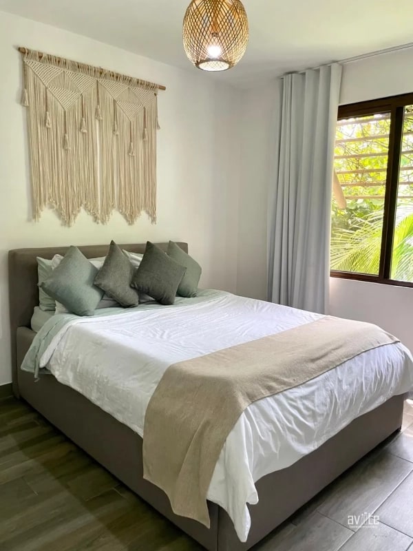 Villas Los cabos, Monterrico.      Amplio tipo villa ideal para inversionista. $220,000 - 3