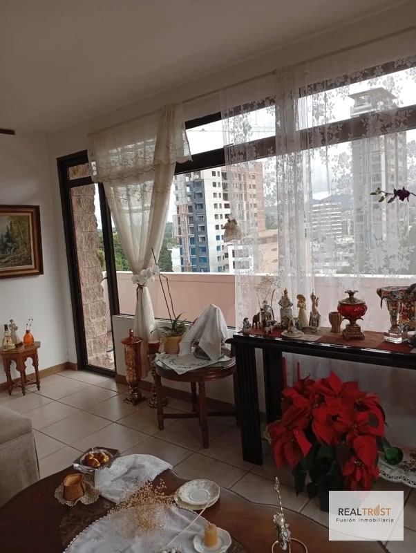 APARTAMENTO EN RENTA ZONA 10 - 11