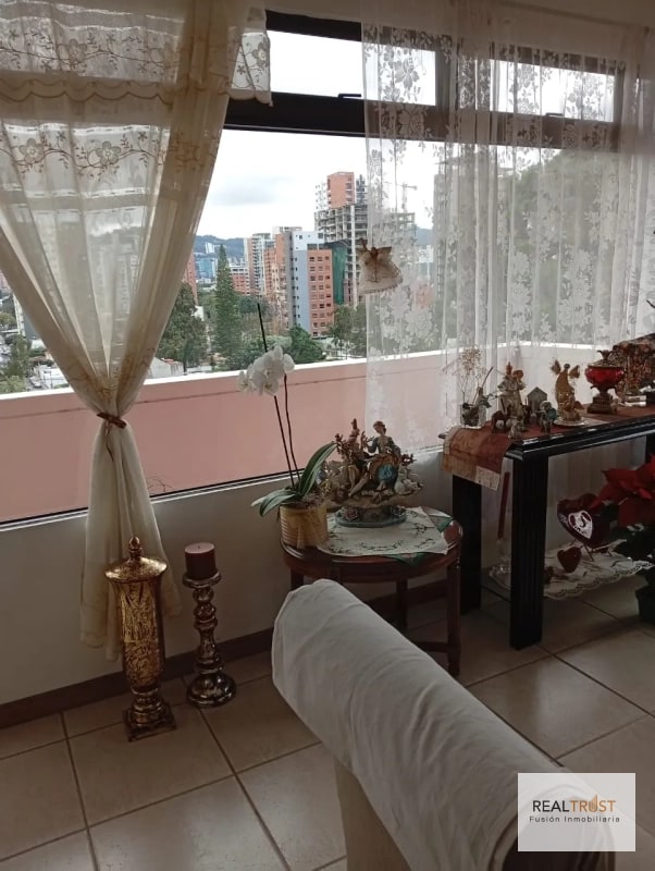 APARTAMENTO EN RENTA ZONA 10 - 8