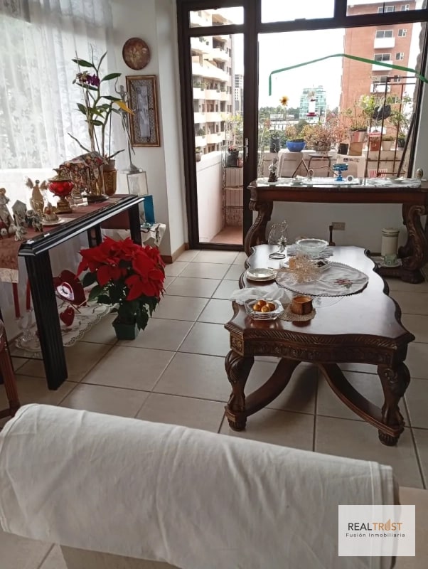 APARTAMENTO EN RENTA ZONA 10 - 4