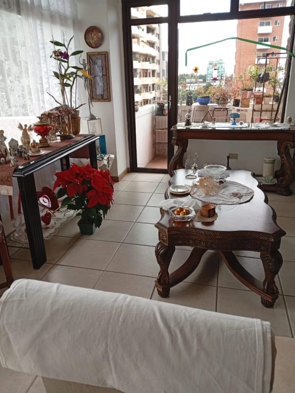 Apartamento en renta zona 10 — Apartamento en Alquiler en Zona 10, Guatemala, Ciudad — foto 9 de 17