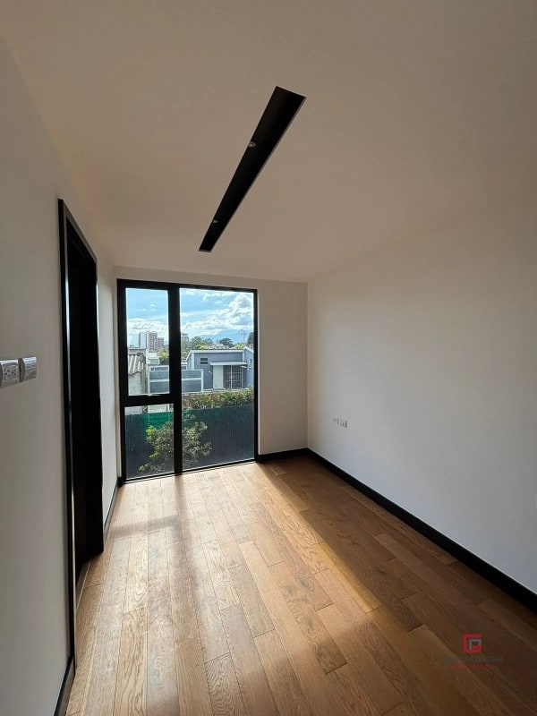 Moderno apartamento en venta en Villa Mariscal zona 11 - 8