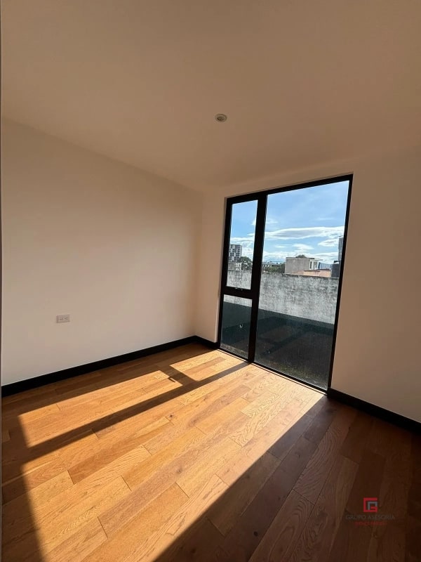 Moderno apartamento en venta en Villa Mariscal zona 11 - 7