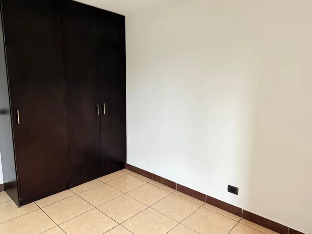 BONITO APARTAMENTO EN VENTA EN JARDINES DE LAS CHARCAS ZONA 11 (copia) — Apartamento en Venta en Jardines de Las Charcas, Zona 11, Guatemala, Ciudad — foto 5 de 6