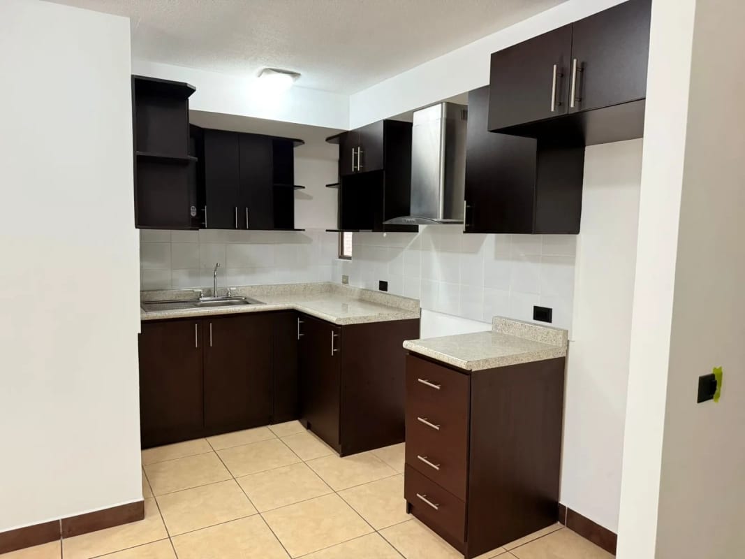 BONITO APARTAMENTO EN VENTA EN JARDINES DE LAS CHARCAS ZONA 11 (copia) — Apartamento en Venta en Jardines de Las Charcas, Zona 11, Guatemala, Ciudad — foto 3 de 6