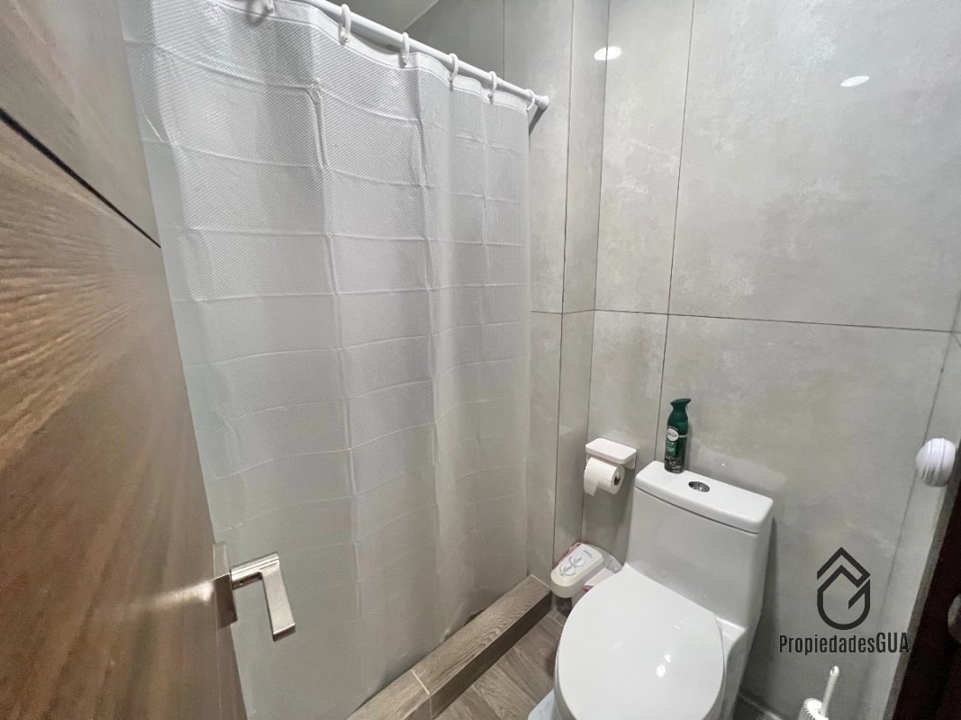 Apartamento con terraza y jardin 4 hab - 12