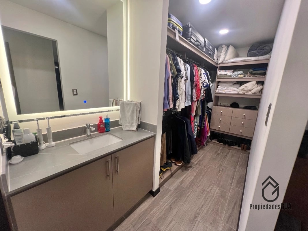 Apartamento con terraza y jardin 4 hab - 11