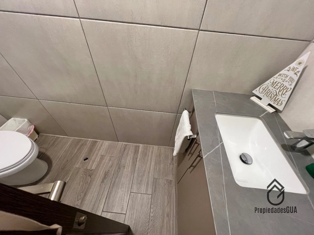 Apartamento con terraza y jardin 4 hab - 7