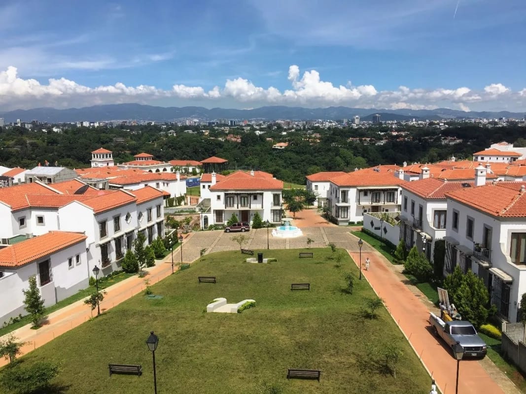 Apto en renta en RAMBLAS CAYALA zona 16 — Apartamento en Alquiler en Ramblas de Cayalá, Zona 16, Guatemala, Ciudad — foto 10 de 13