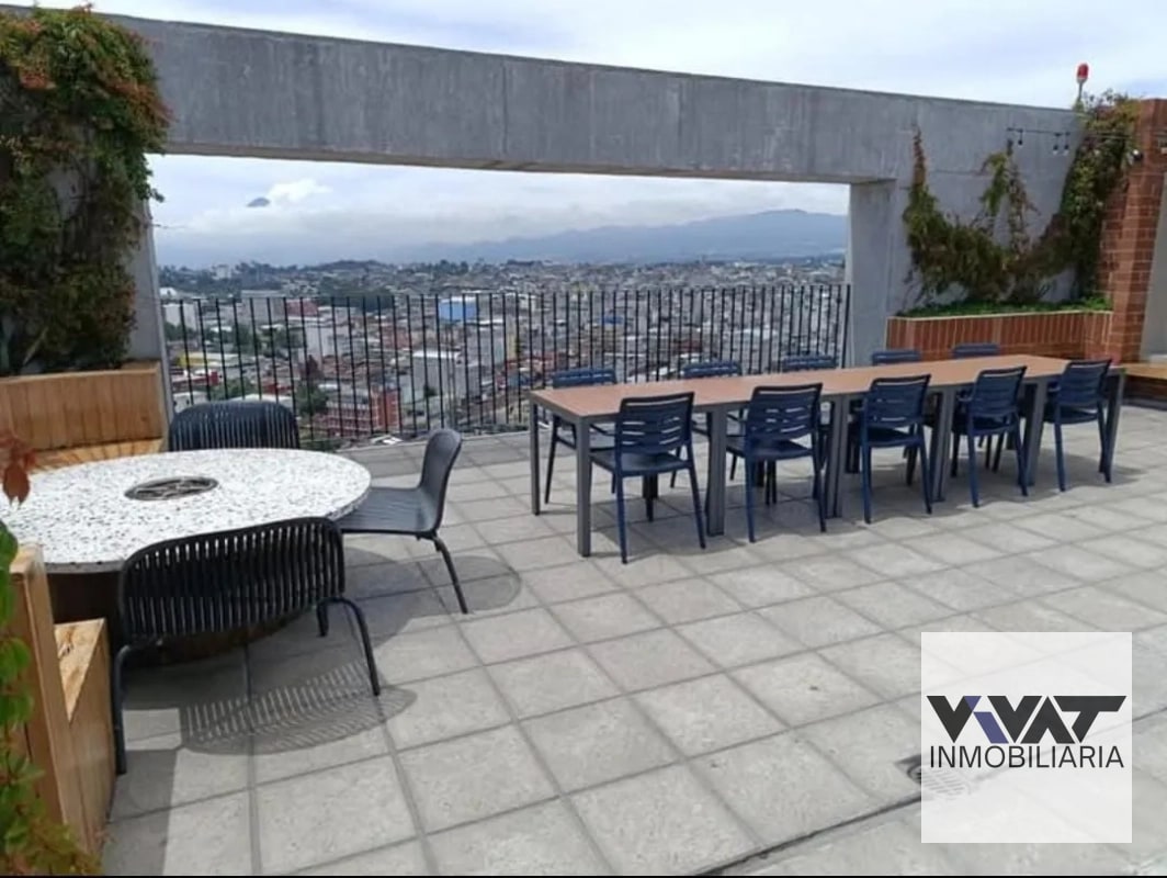 APARTAMENTO EN RENTA EN EDIFICIO MODRA ZONA 4 - 8
